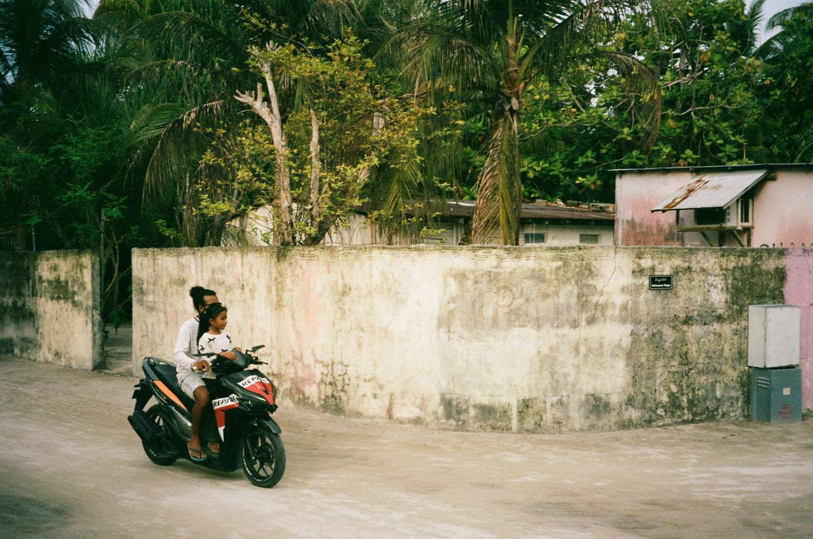 Frame 33